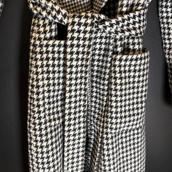 Ellie Tahari wrap Coat - Picture 4 of 5